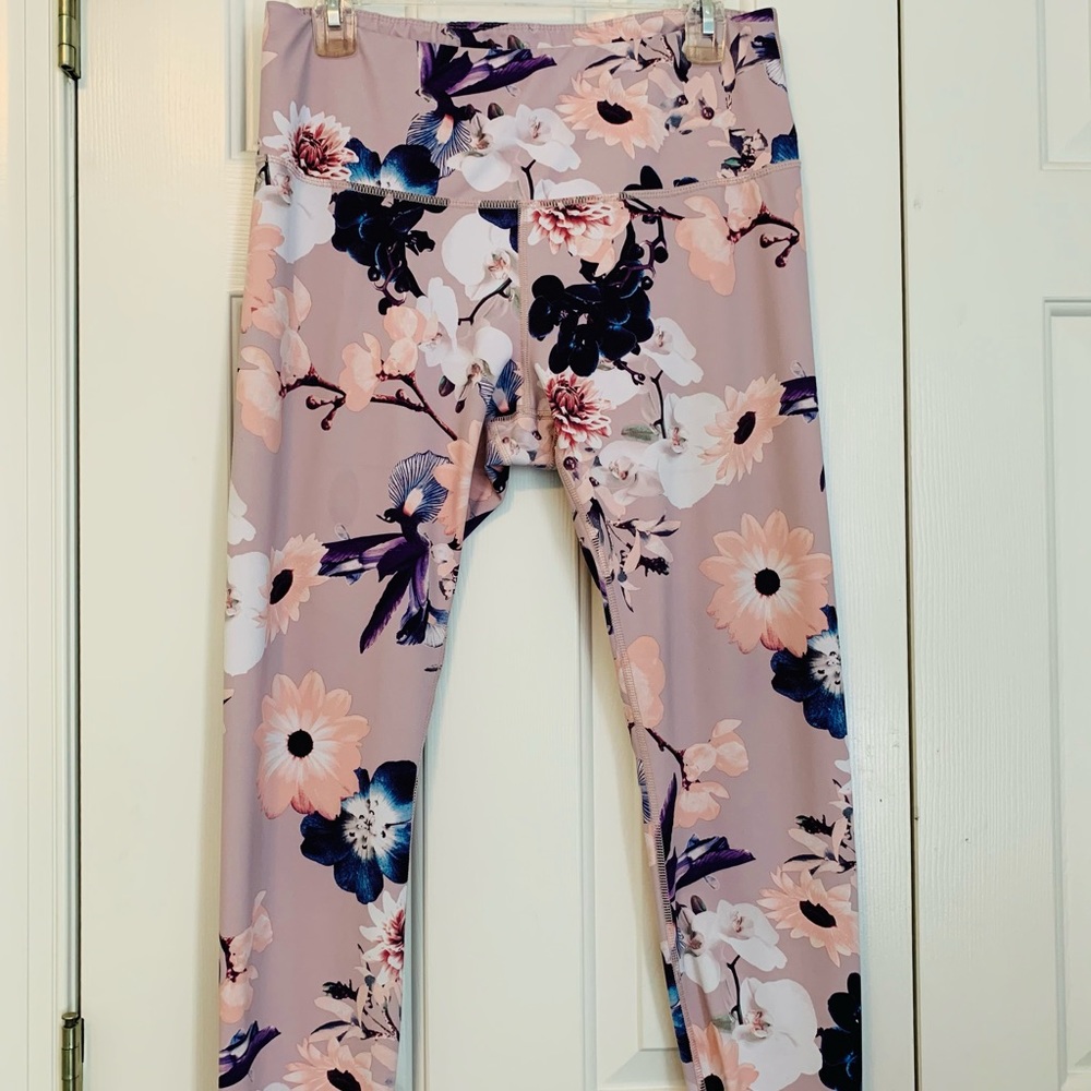 Apana Leggings. Excellent Condition. Gorgeous!